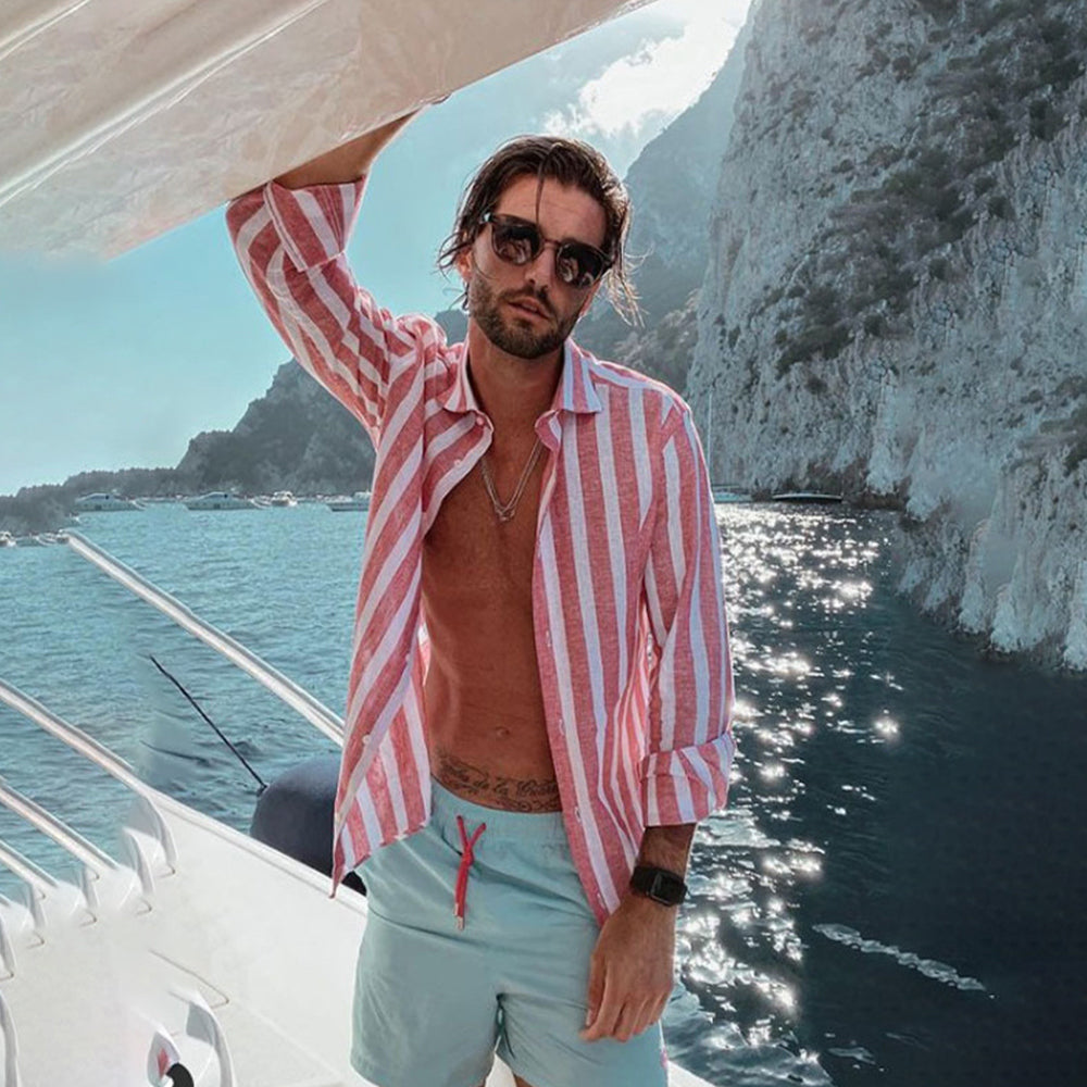 Gestreiftes Freizeithemd für Herren im Sommerstil